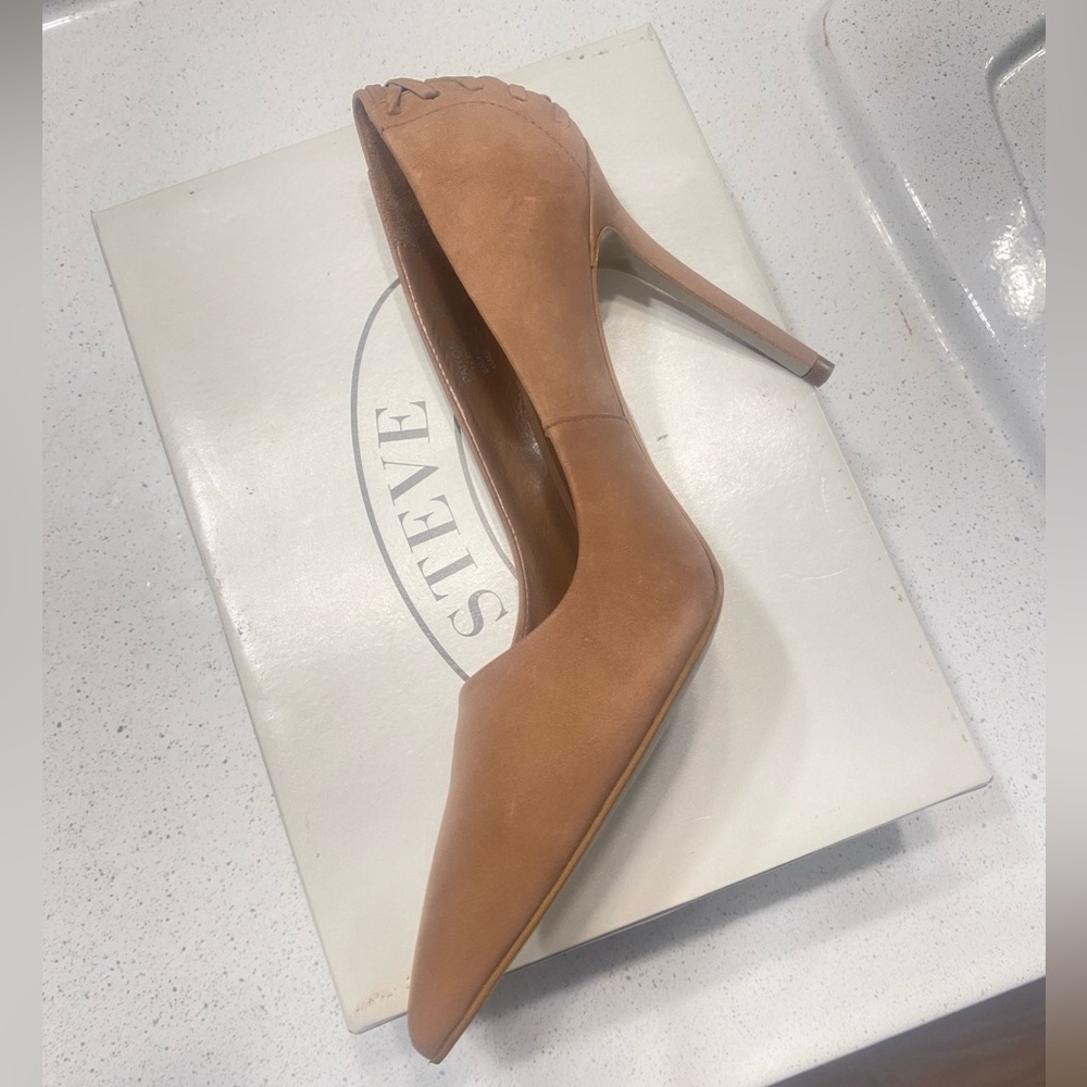 Never worn Steve Madden heels